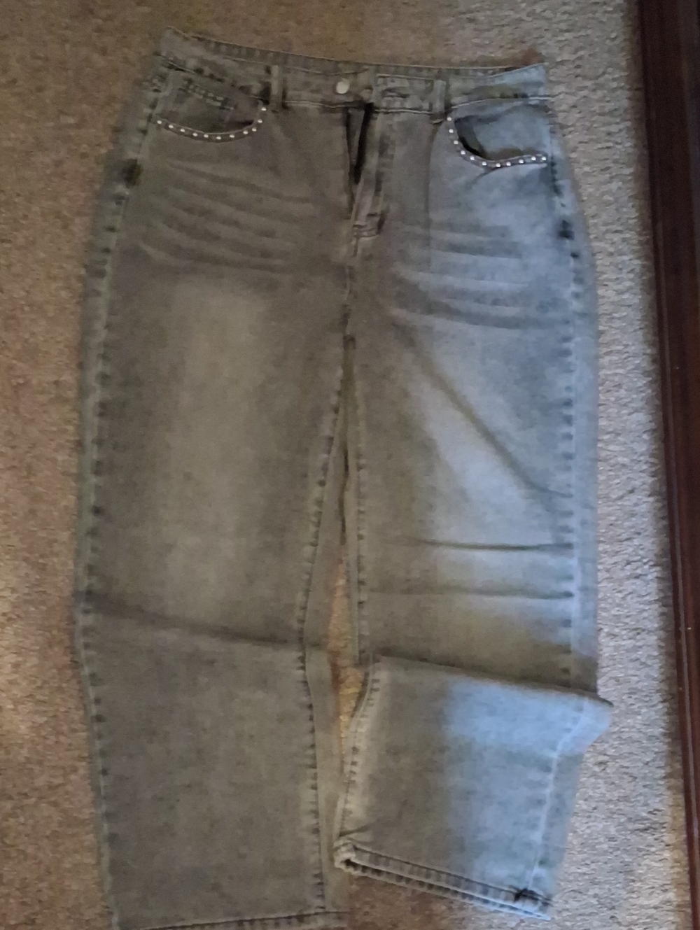 Women’s Gray Stud-Trim Jeans